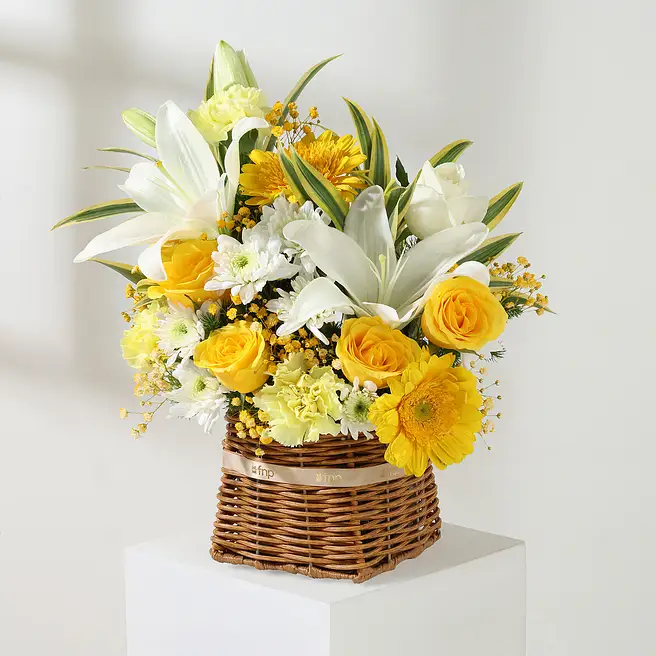 Mixed Roses Basket